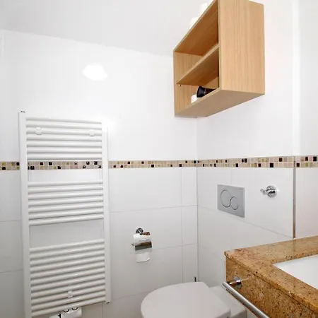 Strandnahe Mit Balkon, Gratis Nutzung Vom Ahoi Erlebnisbad Und Sauna In Sellin - Rex Rugia 14-7